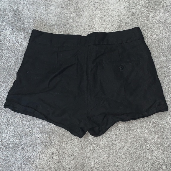 Wilfred Allegra Short - Picture 2 of 2